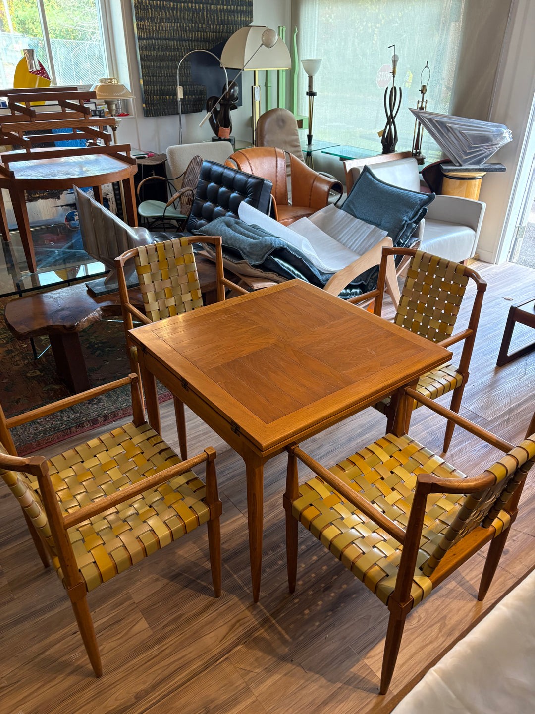 FUR-190 Tomlinson of High Point — Set of 4 Armchairs &amp; Expandable Table, Wood &amp; Leather, U.S. Patent 181,011, 1957