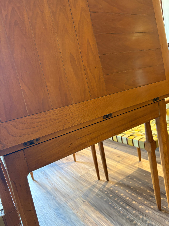 FUR-190 Tomlinson of High Point — Set of 4 Armchairs &amp; Expandable Table, Wood &amp; Leather, U.S. Patent 181,011, 1957