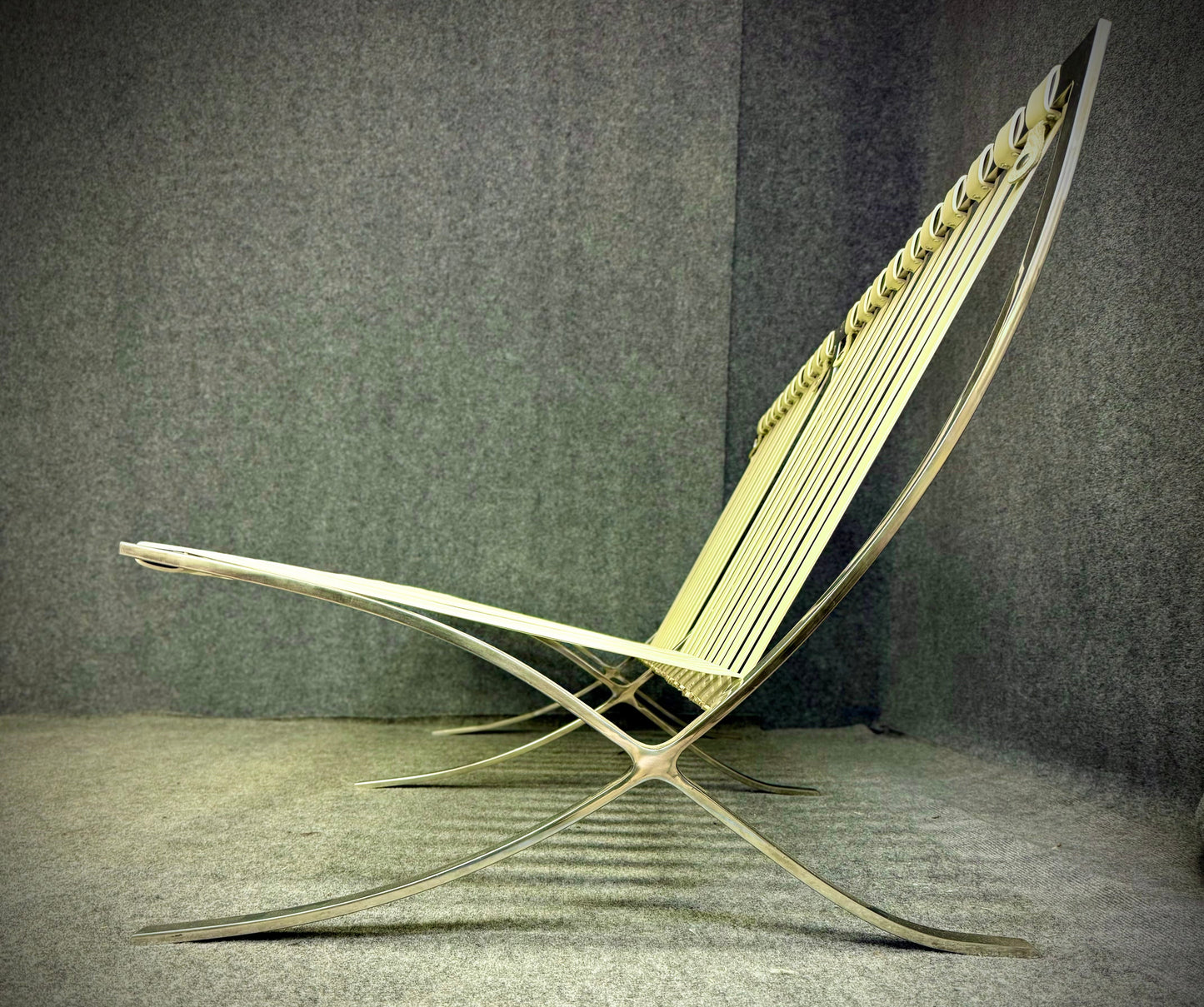 Barcelona Style Loveseat– Mies van der Rohe Style